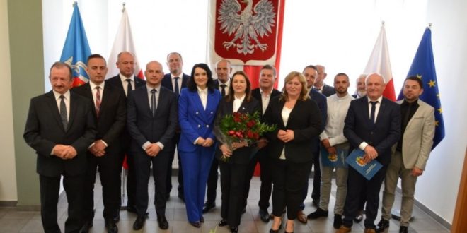Nowa Pani Burmistrz Agnieszka Machnik i pierwsza sesja Rady Miejskiej Radomyśla Wielkiego