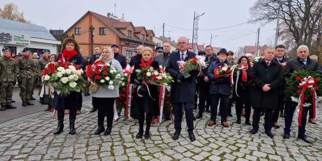 Mielecki Pochód Niepodległości i patriotyczna manifestacja pod Pomnikiem Wolności